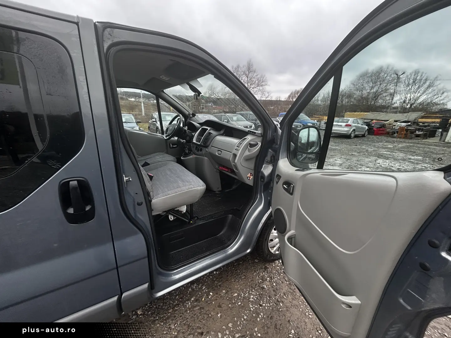Renault Trafic 2.0 DCI L2H1    Climă în spate    8 1