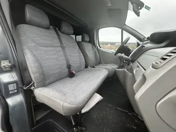 Renault Trafic 2.0 DCI L2H1    Climă în spate    8 1