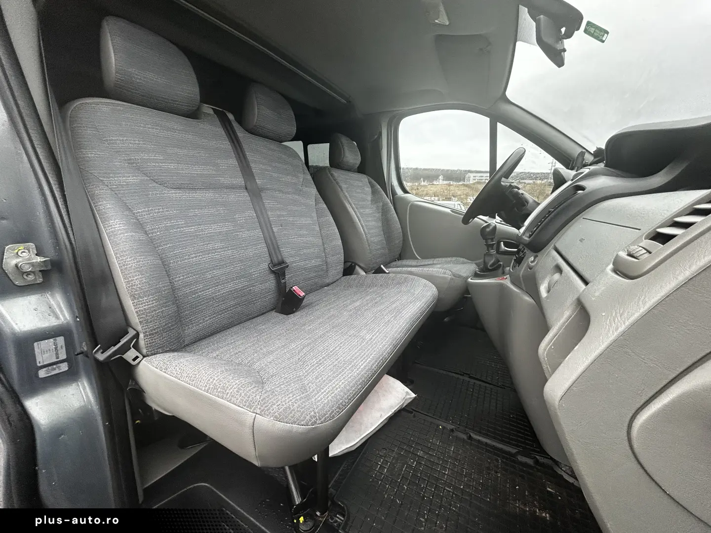 Renault Trafic 2.0 DCI L2H1    Climă în spate    8 1