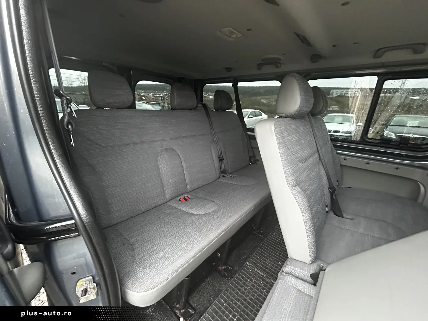 Renault Trafic 2.0 DCI L2H1    Climă în spate    8 1