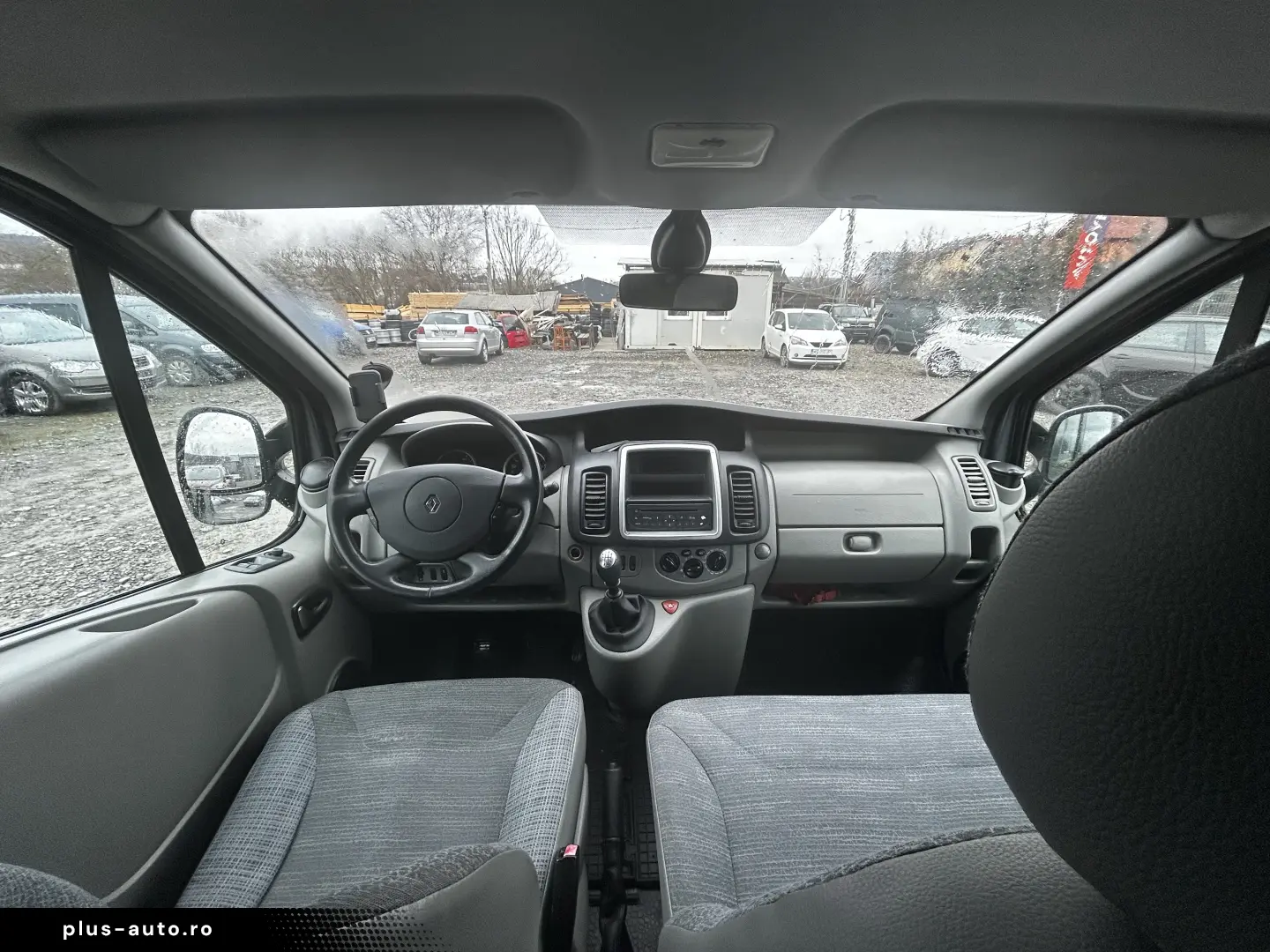 Renault Trafic 2.0 DCI L2H1    Climă în spate    8 1