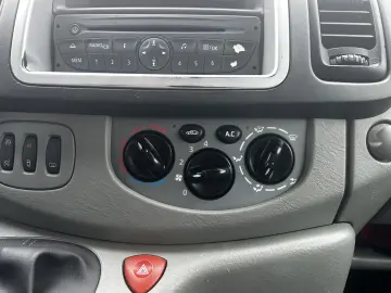 Renault Trafic 2.0 DCI L2H1    Climă în spate    8 1