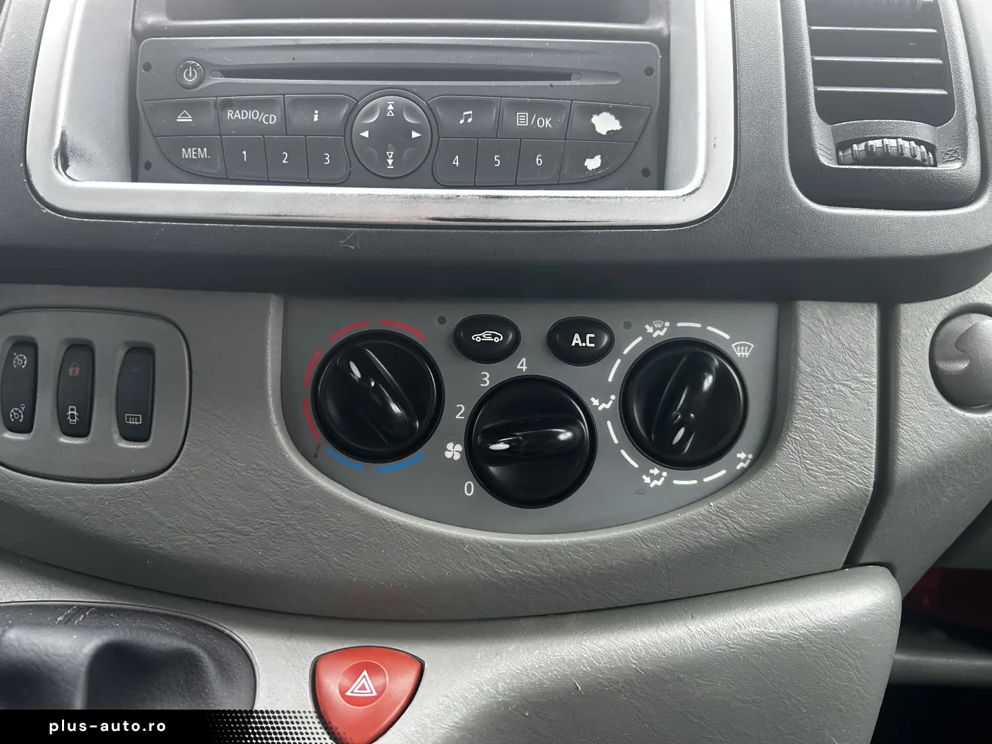 Renault Trafic 2.0 DCI L2H1    Climă în spate    8 1