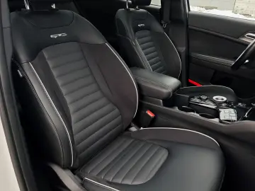 Kia Sportage 1.6 T-GDI PHEV 6AT 4x4 GT Line