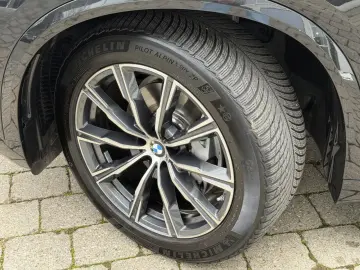 BMW X5 x40d M Sport Sky Standh.IntAktivL.KomfS Bel