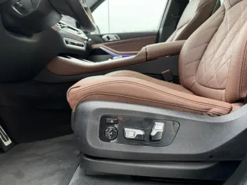 BMW X5 x40d M Sport Sky Standh.IntAktivL.KomfS Bel