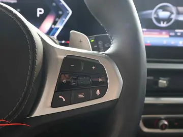 BMW X5 30 d xDrive M Sportpaket  AHK LED  Sky Panor