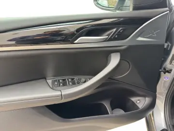 BMW X3 xDrive30e LED Navi HiFi ParkAs AHK