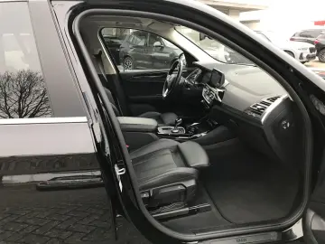 BMW X3 xDrive30e DAB LED WLAN Parkassistent Shz