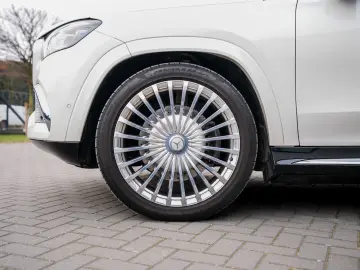 MERCEDES-BENZ GLS 600 MAYBACH 4Matic 3D First E-Active Body