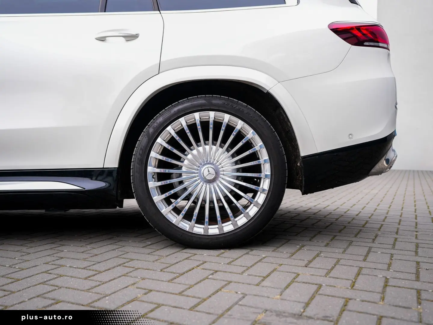 MERCEDES-BENZ GLS 600 MAYBACH 4Matic 3D First E-Active Body