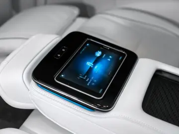 MERCEDES-BENZ GLS 600 Maybach 4Matic Pano Massage TV