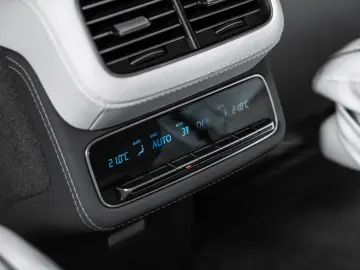 MERCEDES-BENZ GLS 600 Maybach 4Matic Pano Massage TV