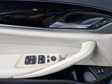 BMW SERIA 5 530d xDrive 265cp 2019