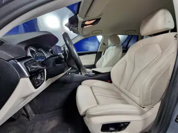 BMW SERIA 5 530d xDrive 265cp 2019