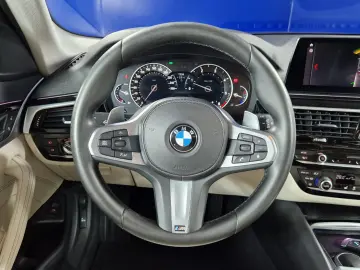 BMW SERIA 5 530d xDrive 265cp 2019