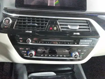 BMW SERIA 5 530d xDrive 265cp 2019