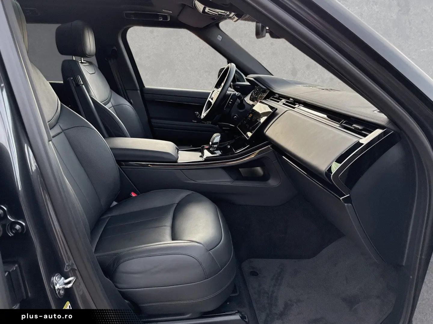 LAND ROVER Range Rover Sport D300 Dyn. SE AHK Black WinterP