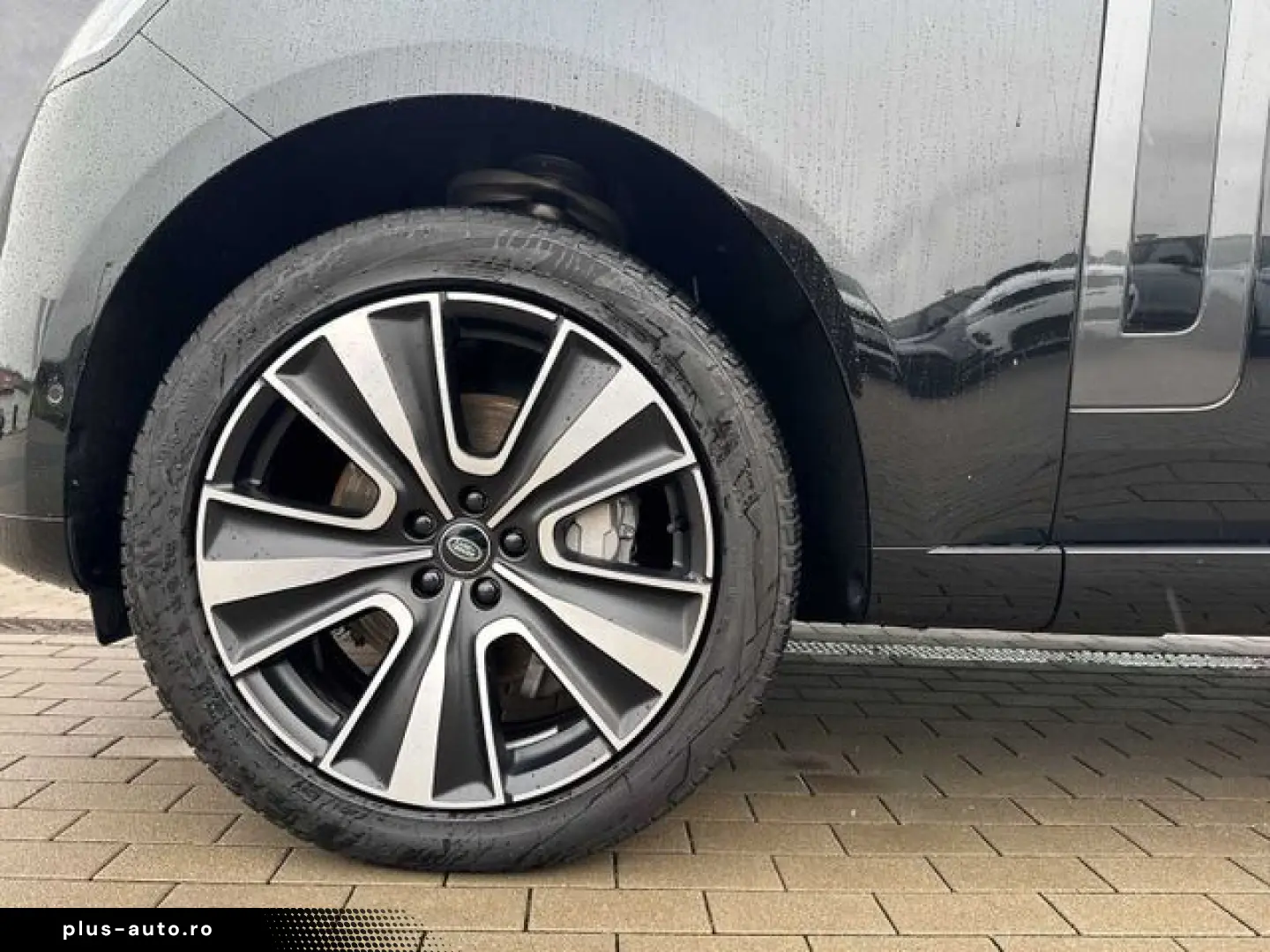 LAND ROVER Range Rover D300 HSE