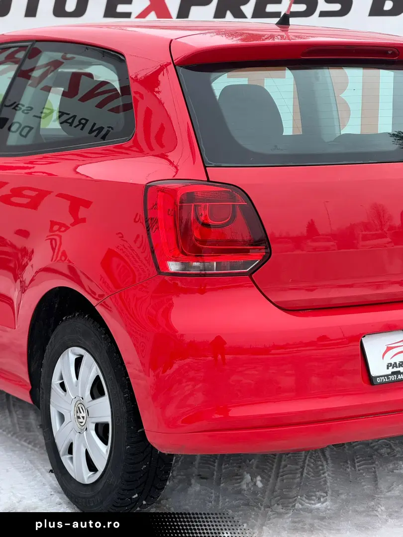 VOLKSWAGEN POLO
