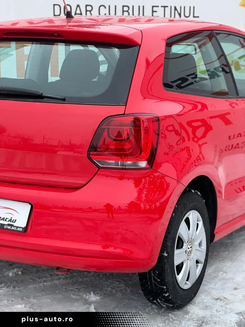 VOLKSWAGEN POLO