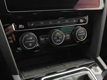 Volkswagen Passat 2.0 TDI SCR DSG Elegance