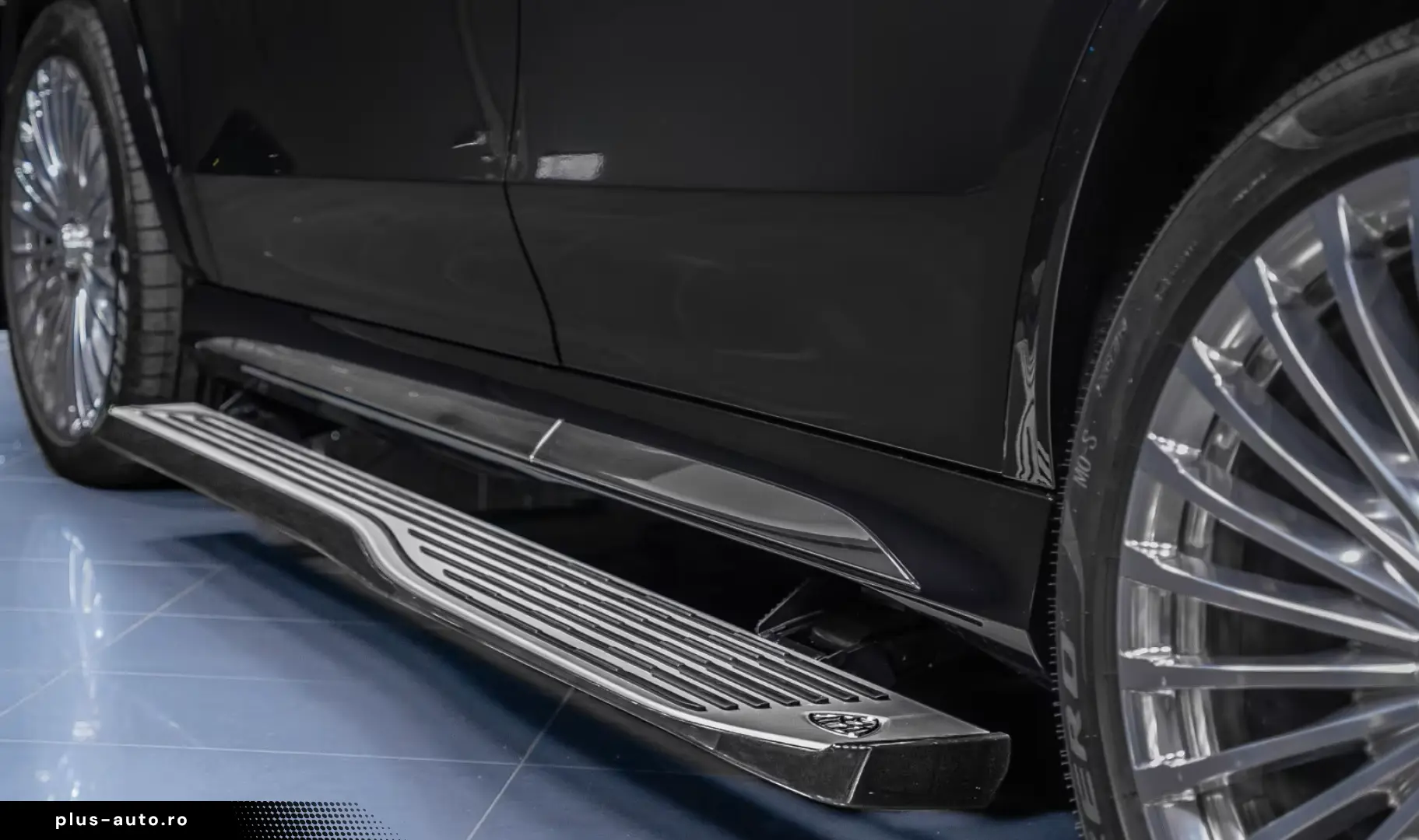 Mercedes-Benz GLS 600 Maybach Two-tone First Class