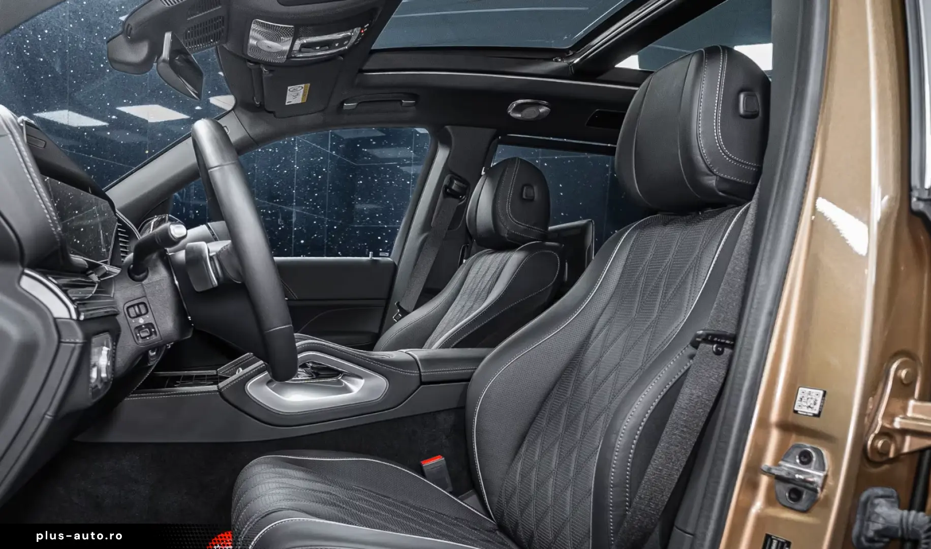 Mercedes-Benz GLS 600 Maybach Two-tone First Class