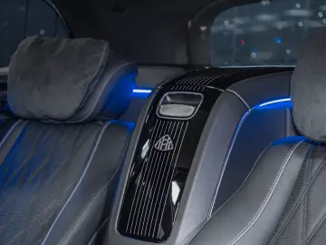 Mercedes-Benz GLS 600 Maybach Two-tone First Class