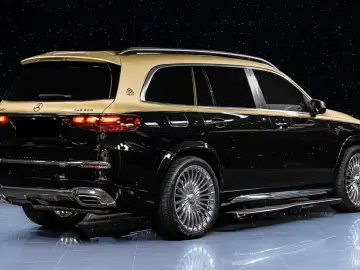 Mercedes-Benz GLS 600 Maybach Two-tone First Class