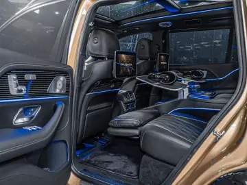 Mercedes-Benz GLS 600 Maybach Two-tone First Class