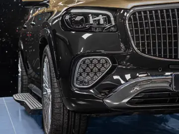 Mercedes-Benz GLS 600 Maybach Two-tone First Class