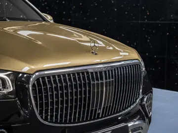 Mercedes-Benz GLS 600 Maybach Two-tone First Class