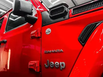 JEEP Wrangler SAHARA 3 6 4x4