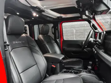 JEEP Wrangler SAHARA 3 6 4x4