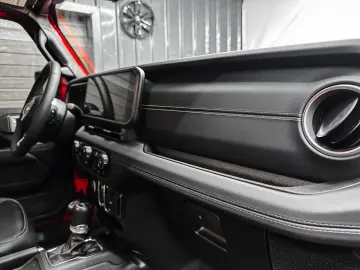 JEEP Wrangler SAHARA 3 6 4x4