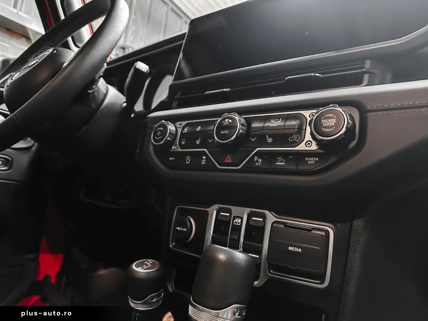 JEEP Wrangler SAHARA 3 6 4x4