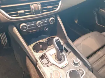 ALFA ROMEO Giulia Quadrifoglio Benzin 519 PS AT MY 2023