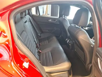 ALFA ROMEO Giulia Quadrifoglio Benzin 519 PS AT MY 2023