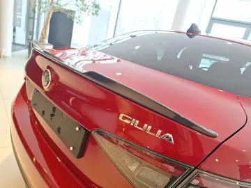 ALFA ROMEO Giulia Quadrifoglio Benzin 519 PS AT MY 2023