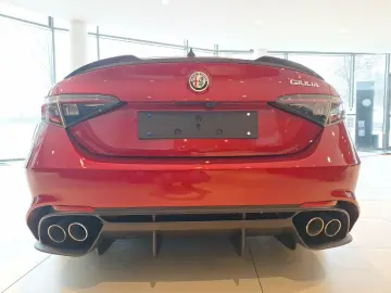 ALFA ROMEO Giulia Quadrifoglio Benzin 519 PS AT MY 2023