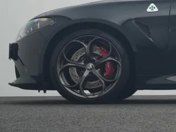 ALFA ROMEO Giulia Quadrifoglio