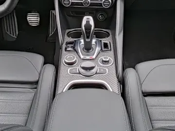 ALFA ROMEO Giulia Quadrifoglio