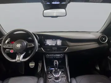 ALFA ROMEO Giulia Quadrifoglio 2.9 V6 Bi-Turbo AT8