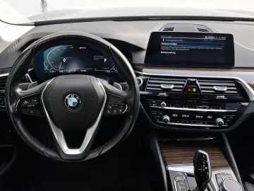 BMW 530e iPerf Lim Sport Line LED Navi ParkAs SHZ