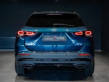 MERCEDES-BENZ GLA 200 AMG Night-MBUX-Pano-AHK-Kamera&hellip;