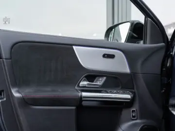 MERCEDES-BENZ GLA 200 AMG Night-MBUX-Pano-AHK-Kamera&hellip;