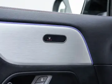 MERCEDES-BENZ GLA 200 AMG Night-MBUX-Pano-AHK-Kamera&hellip;