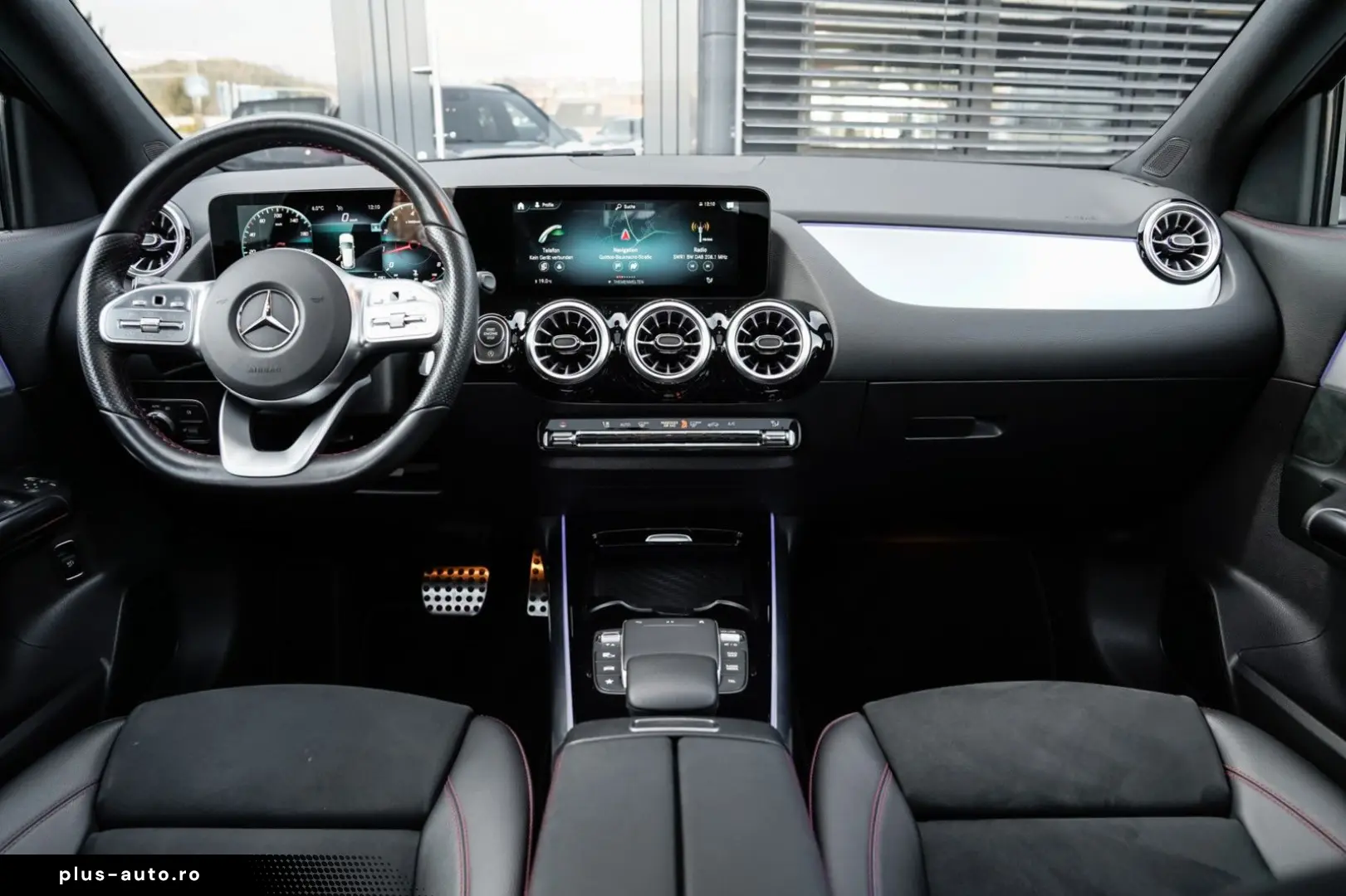 MERCEDES-BENZ GLA 200 AMG Night-MBUX-Pano-AHK-Kamera&hellip;