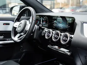 MERCEDES-BENZ GLA 200 AMG Night-MBUX-Pano-AHK-Kamera&hellip;